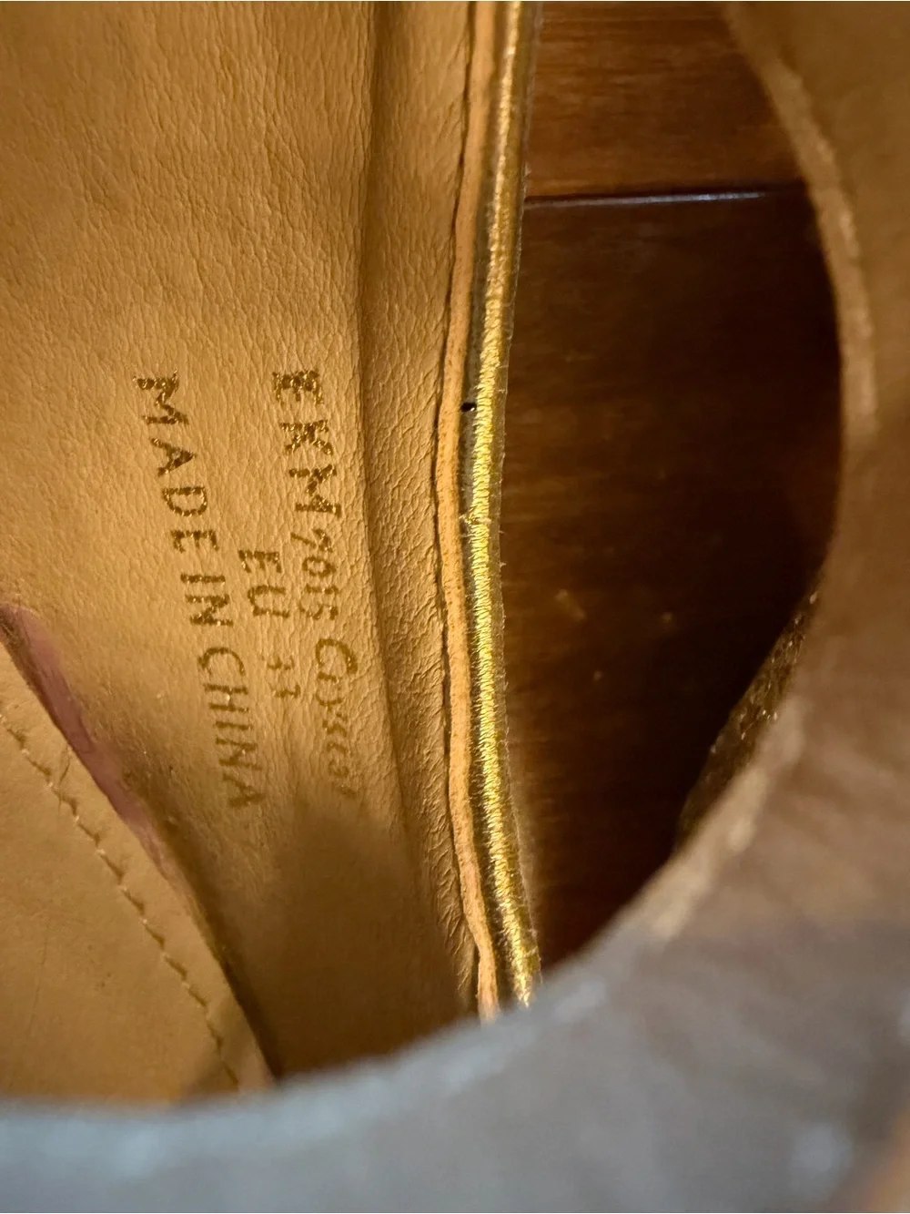 Sparkle Gold Mary Jane Dress Shoes with Velcro Strap EU 33 Girls Sz 2 - Like New